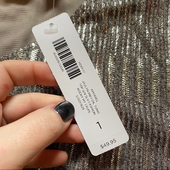 Chicoβs Blouse - Picture 4 of 10